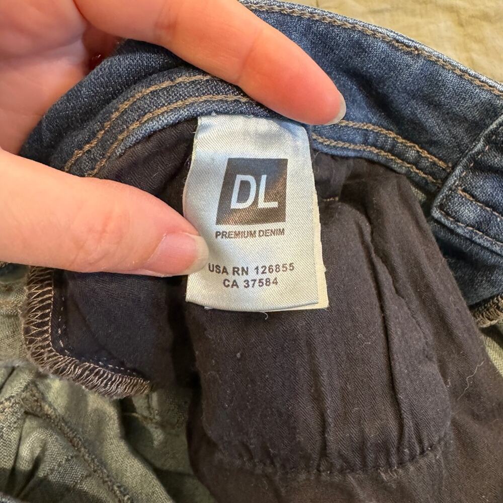 DL1961 Skinny Jeans - Size 28 - Picture 7 of 10